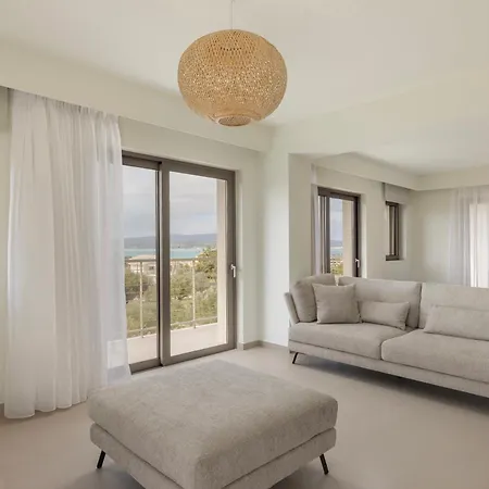 בית נופש Marina Residences Lassi *